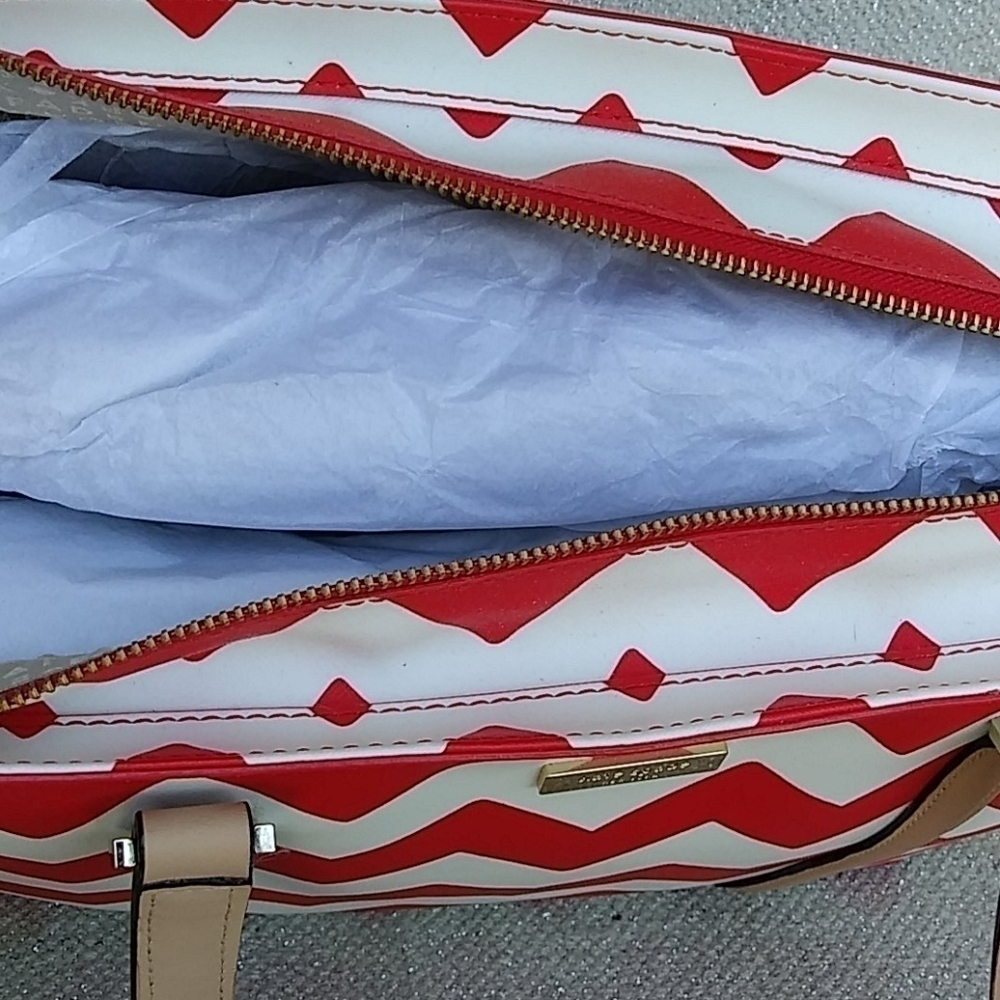 Kate Spade South of Border Medium Harmony Chevron Red and White Tote Bag - Picture 11 of 16